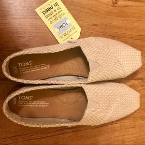 TOMS 💚 BRAND NEW!